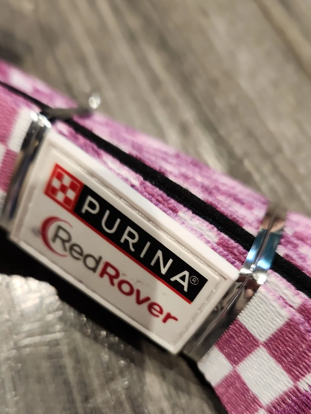 NWT Purina Red Rover Purple & White Checkered Leash